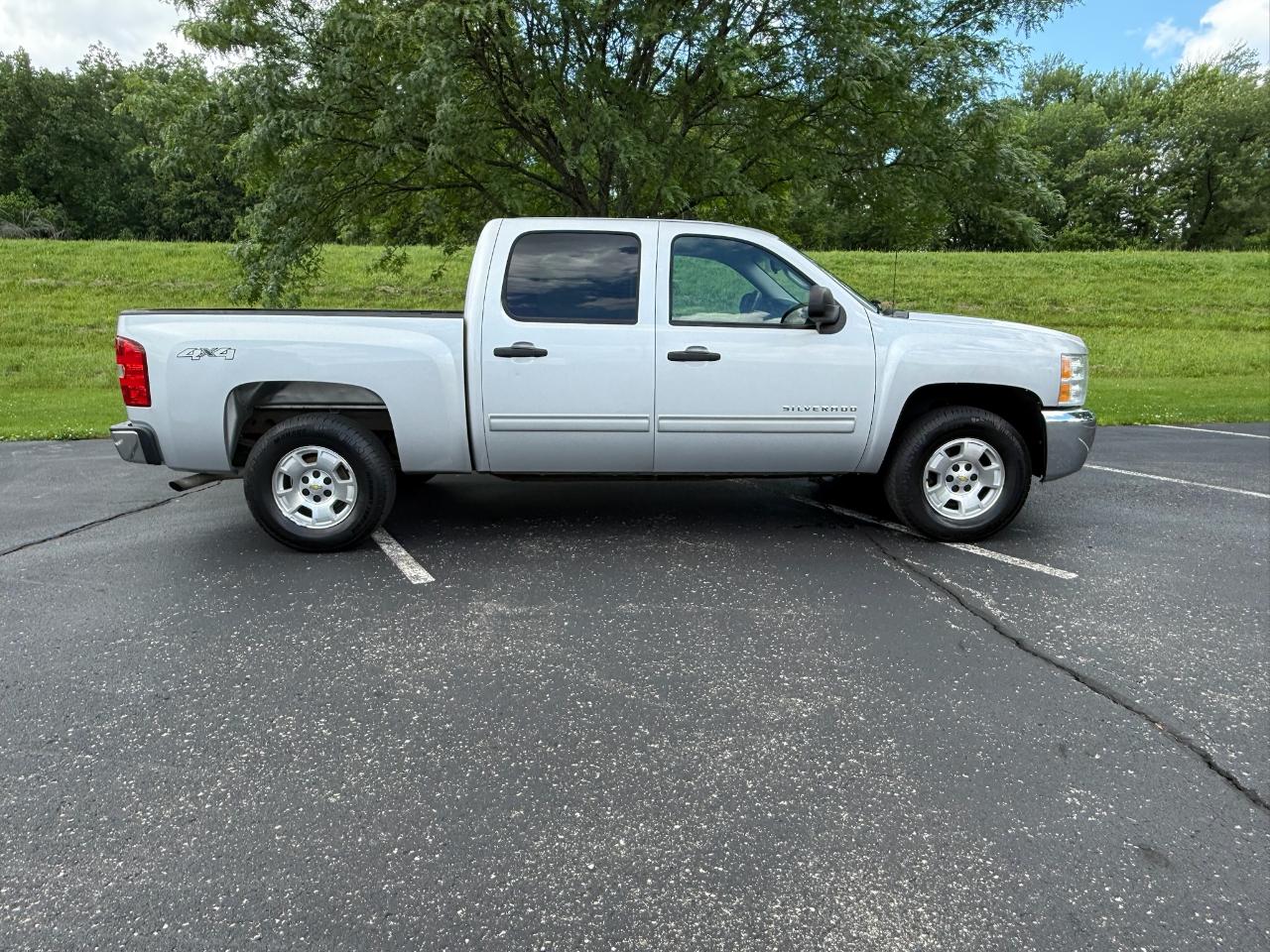 Chevrolet Silverado 1500 LT Crew Cab 4WD 2013