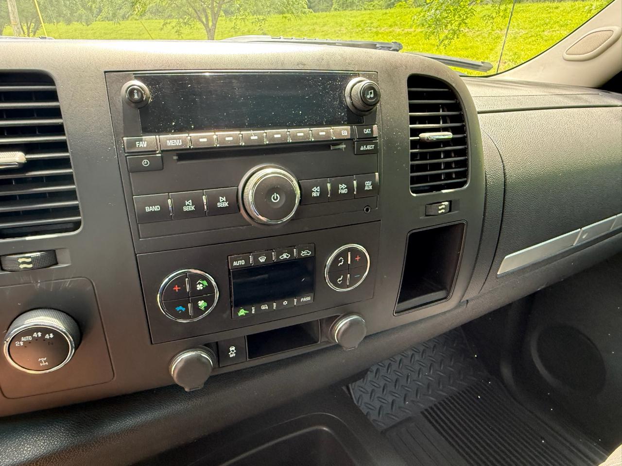 Chevrolet Silverado 1500 LT Crew Cab 4WD 2013