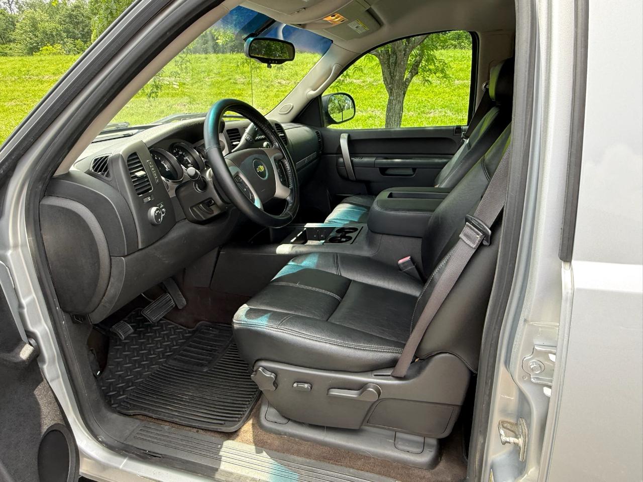Chevrolet Silverado 1500 LT Crew Cab 4WD 2013