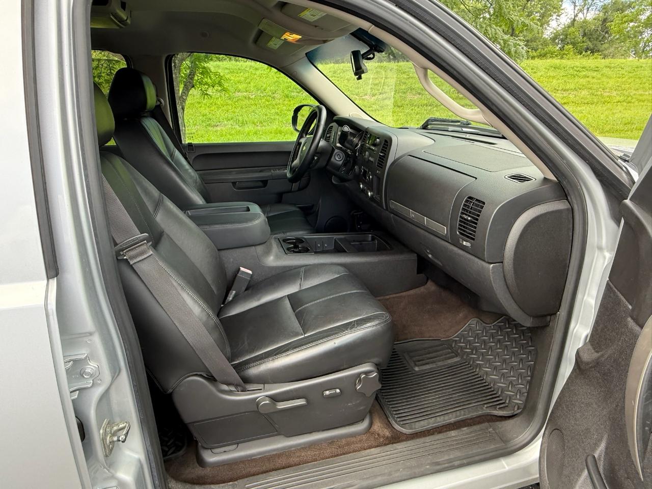 Chevrolet Silverado 1500 LT Crew Cab 4WD 2013