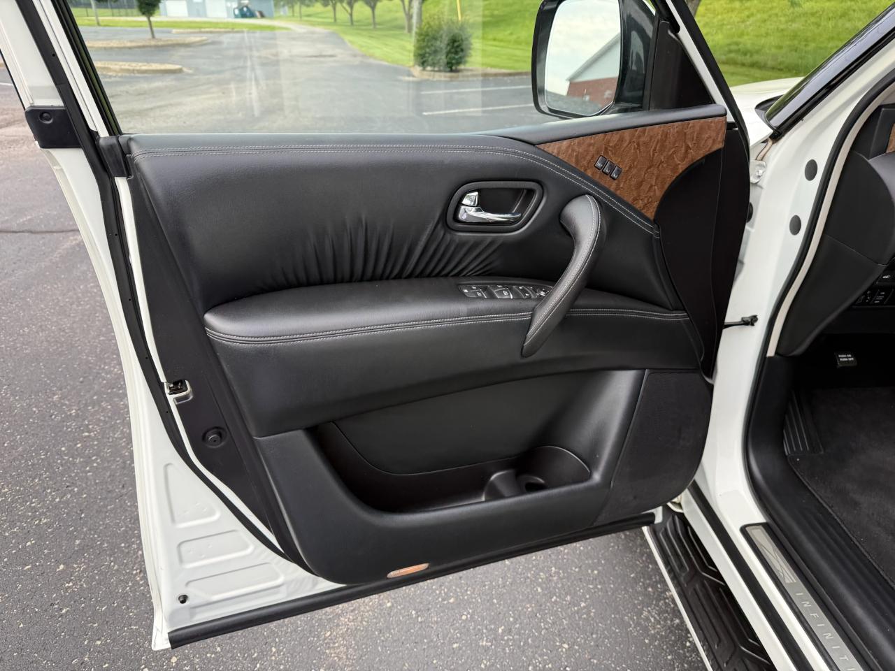 Infiniti QX80 2WD 2016