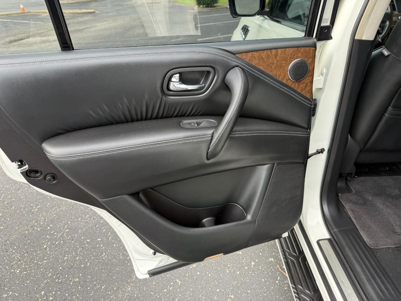 Infiniti QX80 2WD 2016