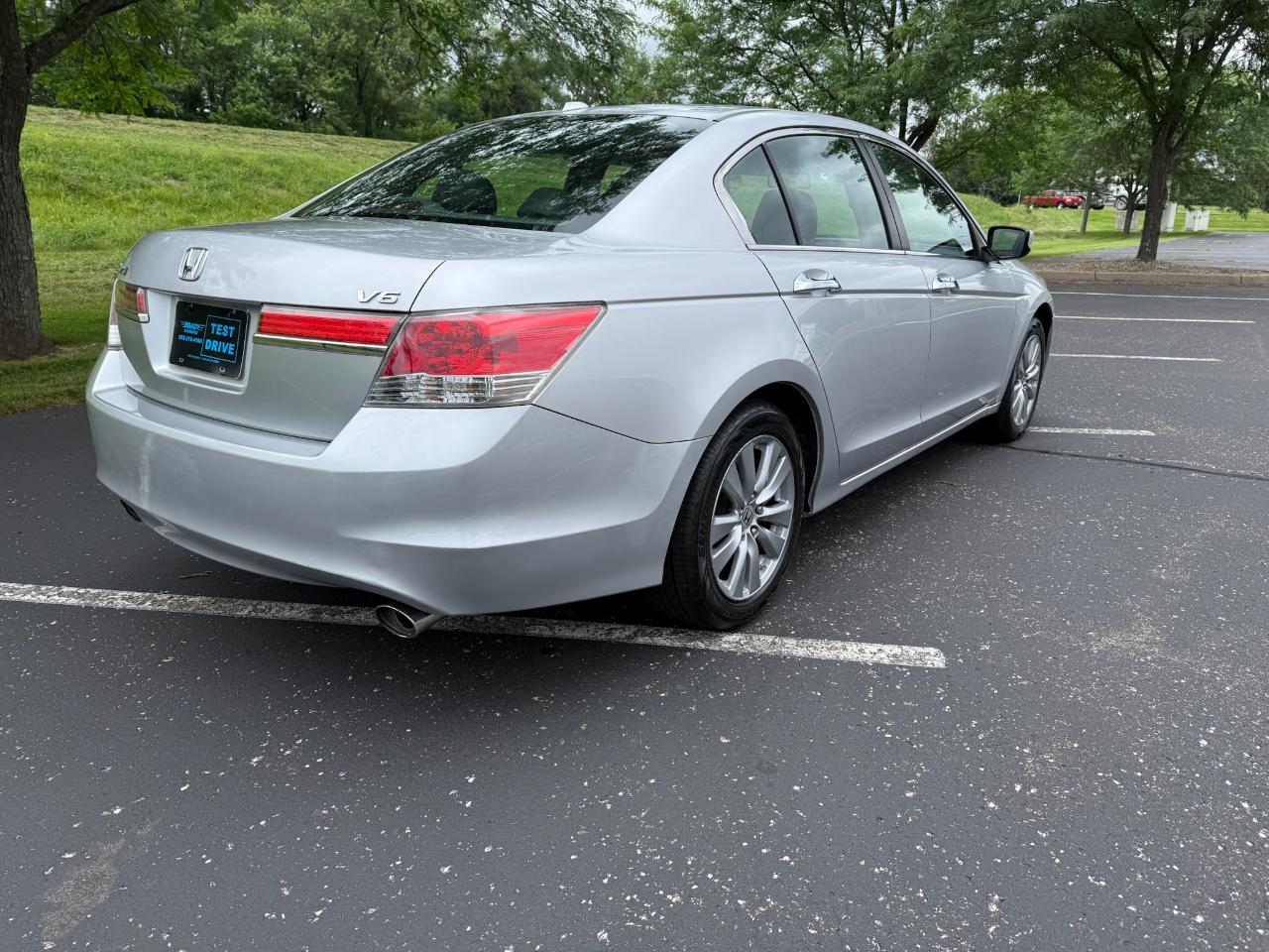 Honda Accord EX-L V-6 Sedan AT 2011