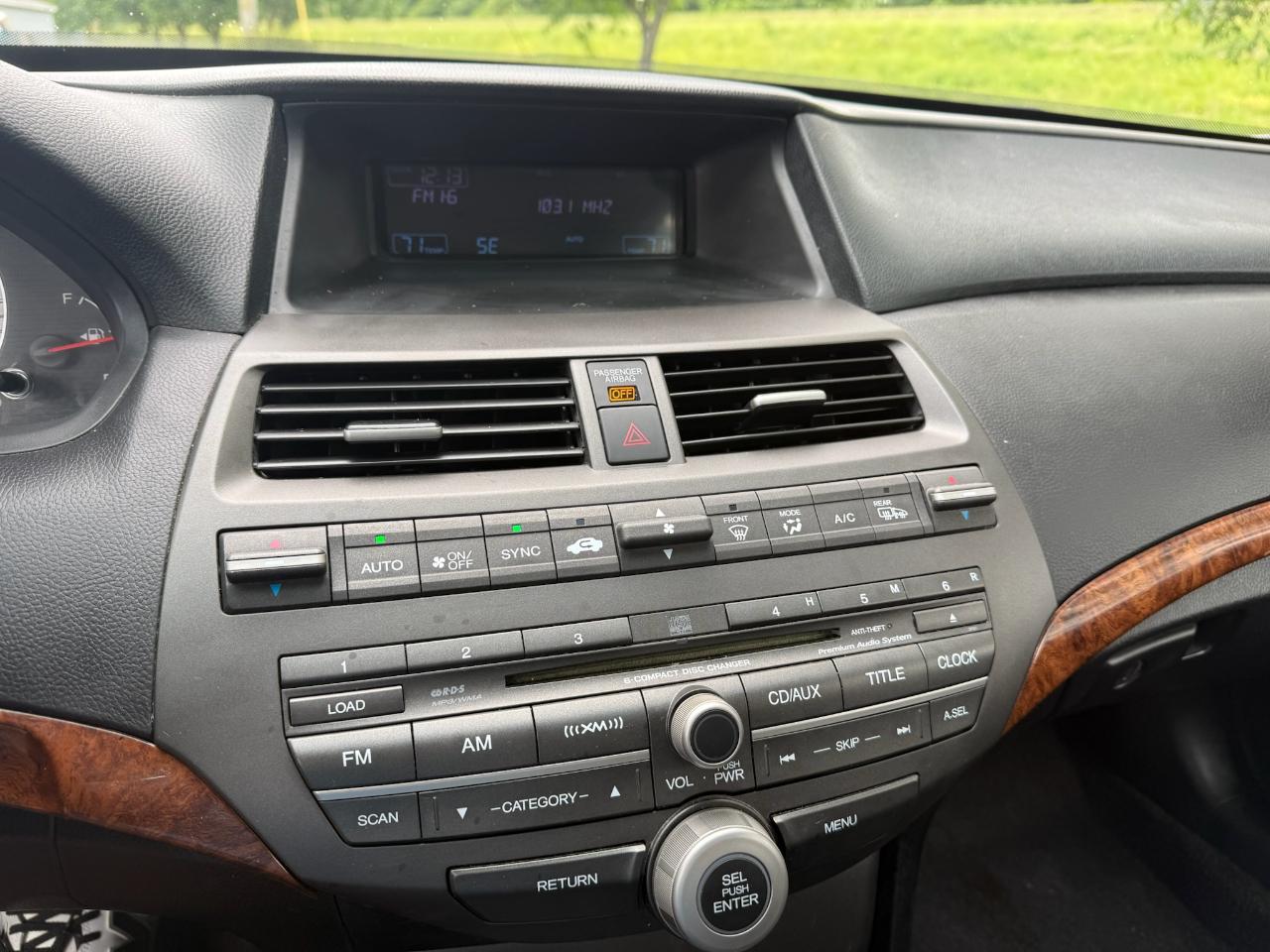 Honda Accord EX-L V-6 Sedan AT 2011