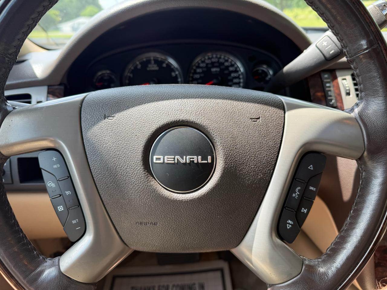 GMC Yukon Denali Denali 2012