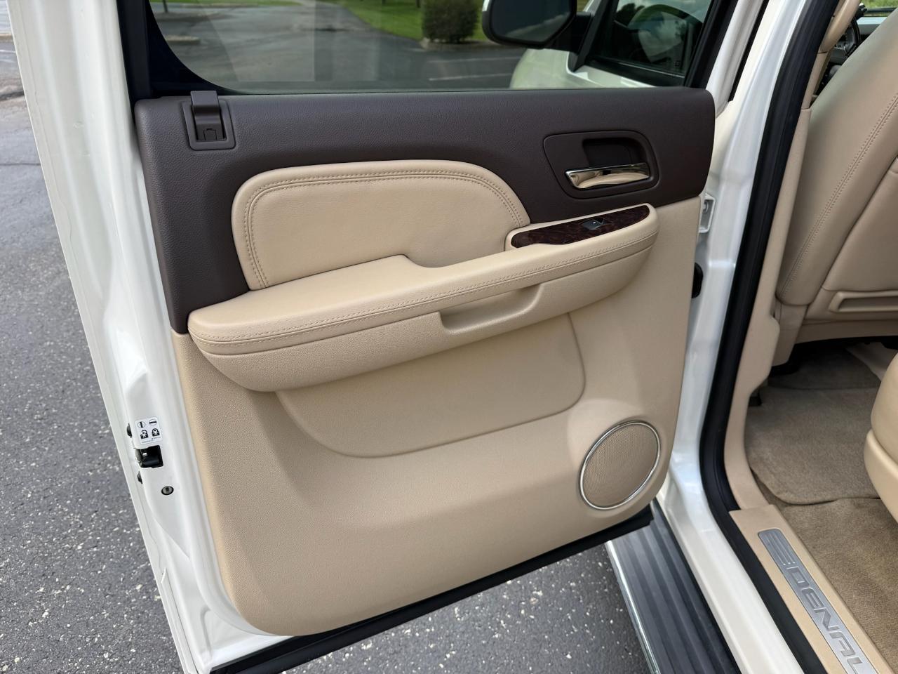 GMC Yukon Denali Denali 2012