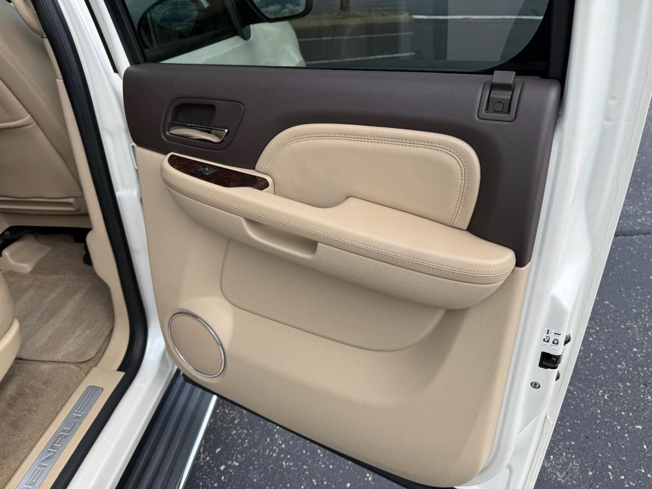 GMC Yukon Denali Denali 2012