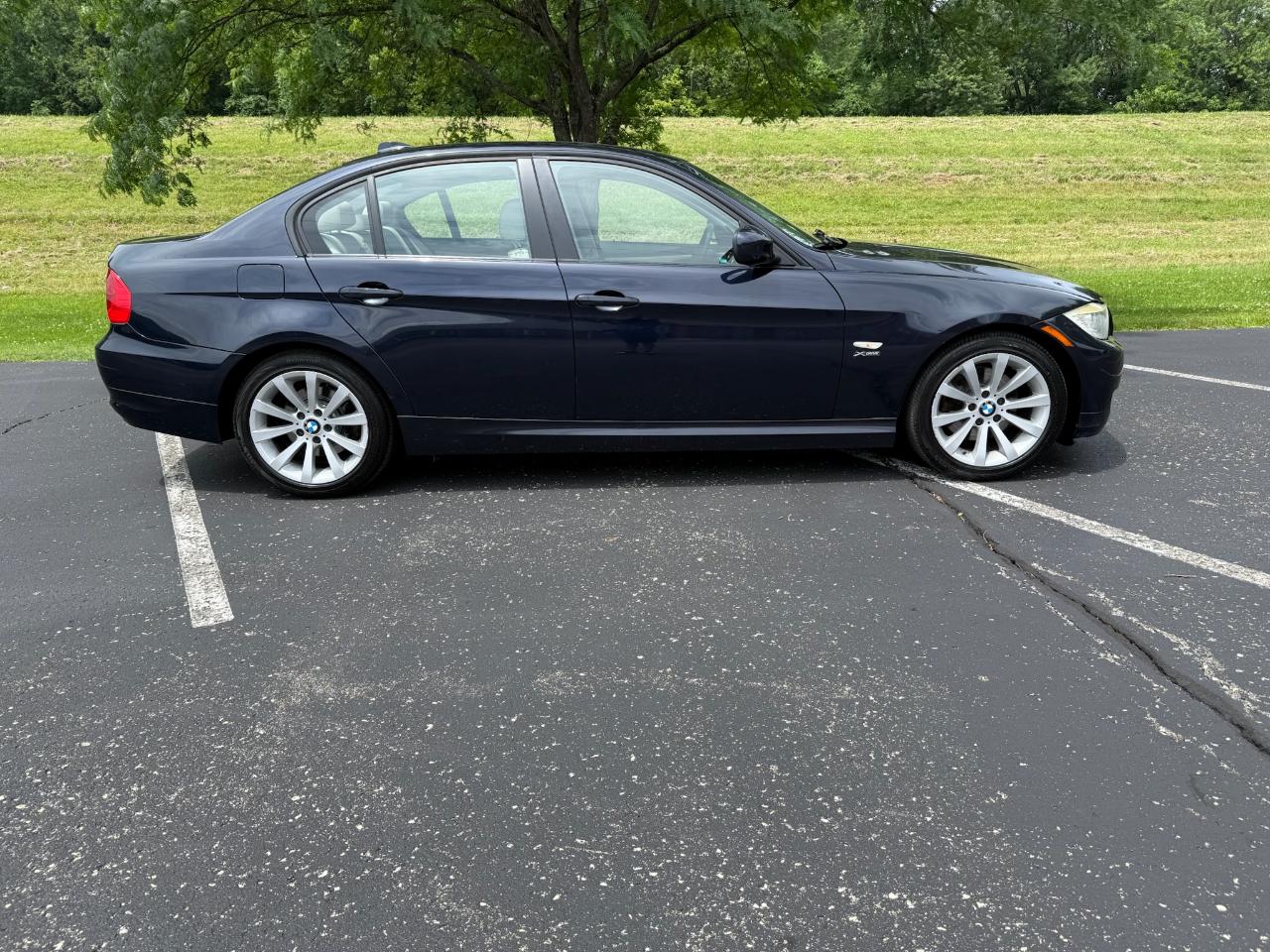 BMW 3-Series 328xi 2009
