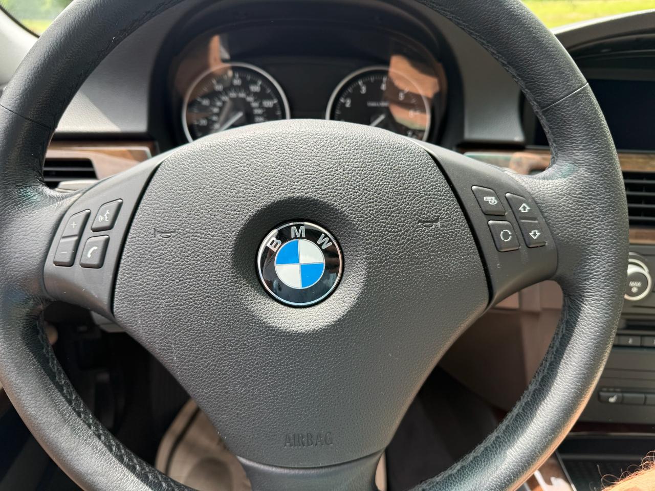 BMW 3-Series 328xi 2009