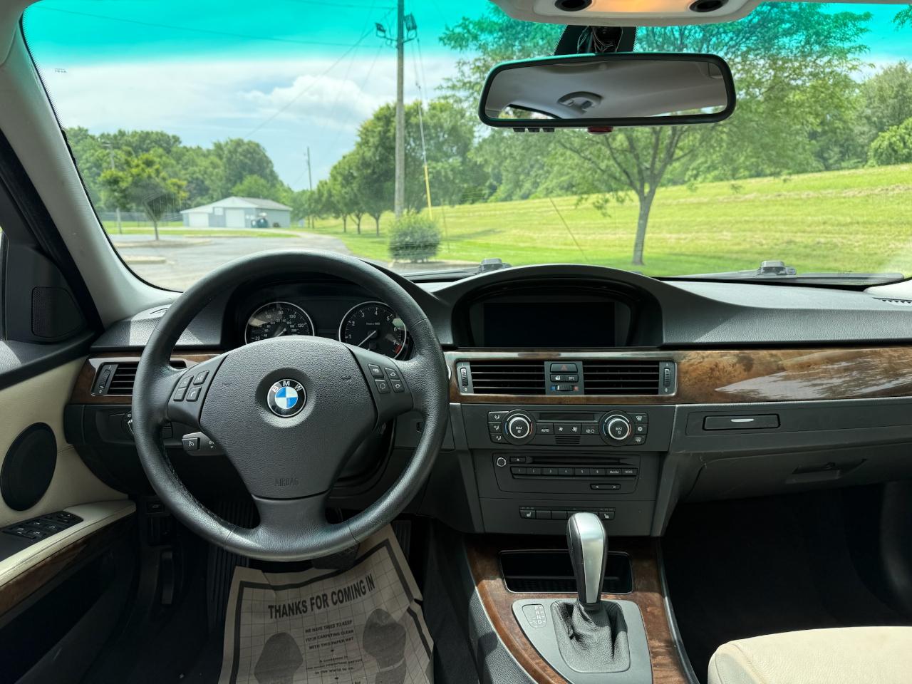 BMW 3-Series 328xi 2009