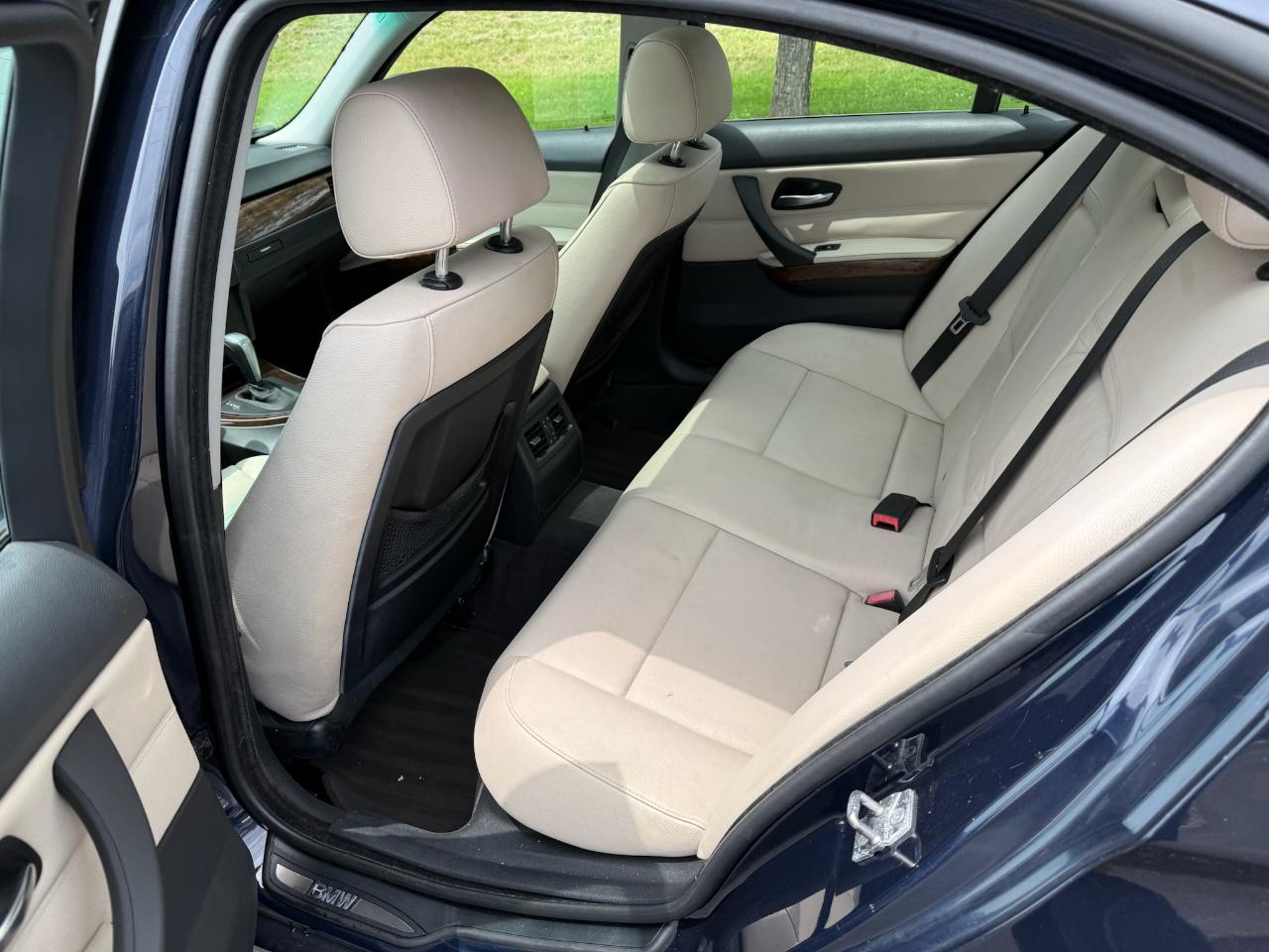 BMW 3-Series 328xi 2009