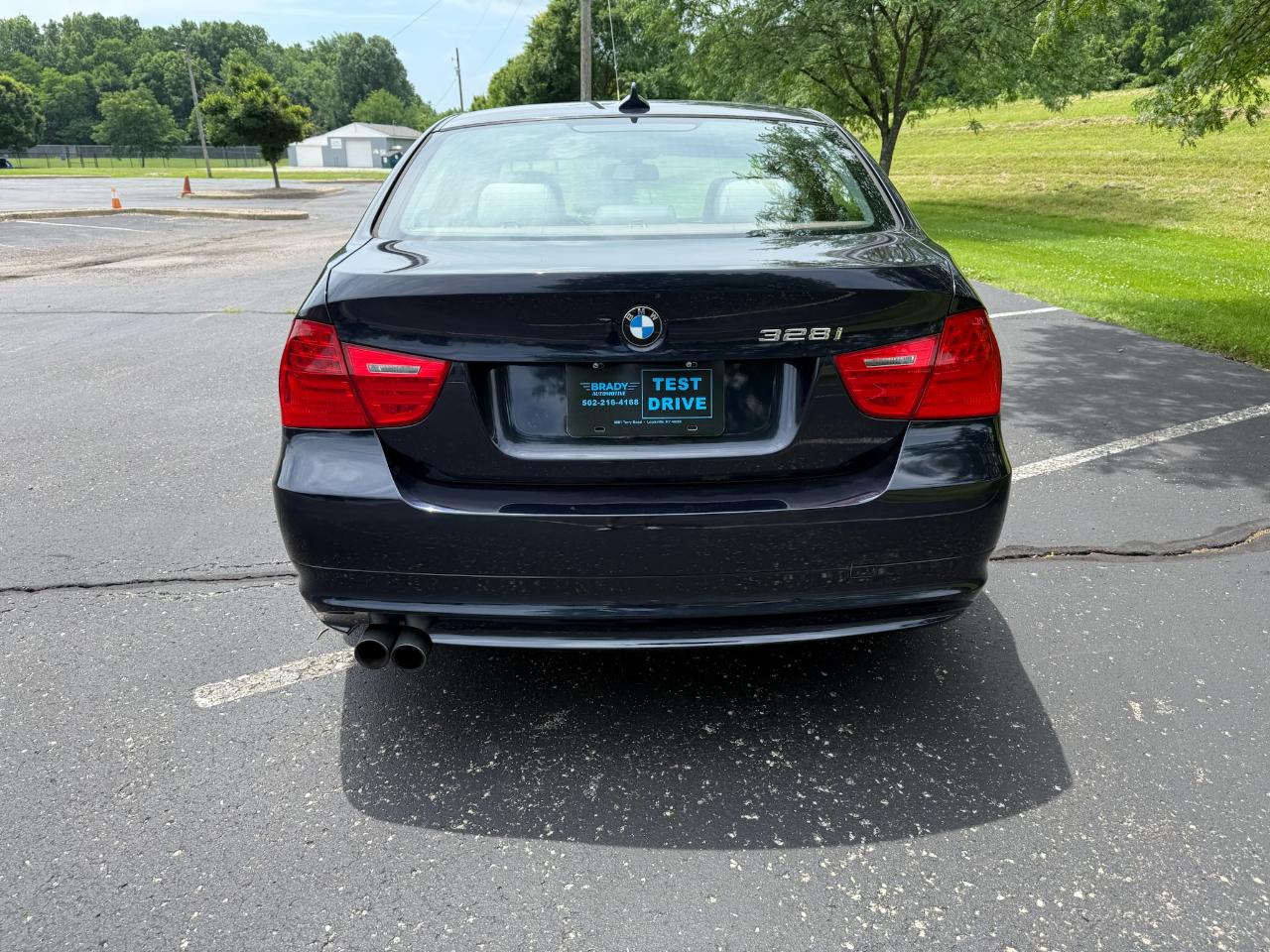 BMW 3-Series 328xi 2009