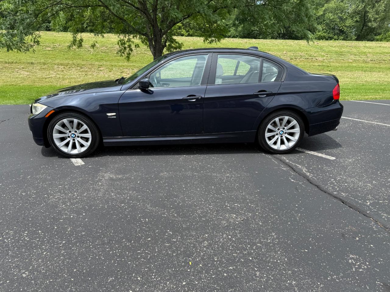 BMW 3-Series 328xi 2009