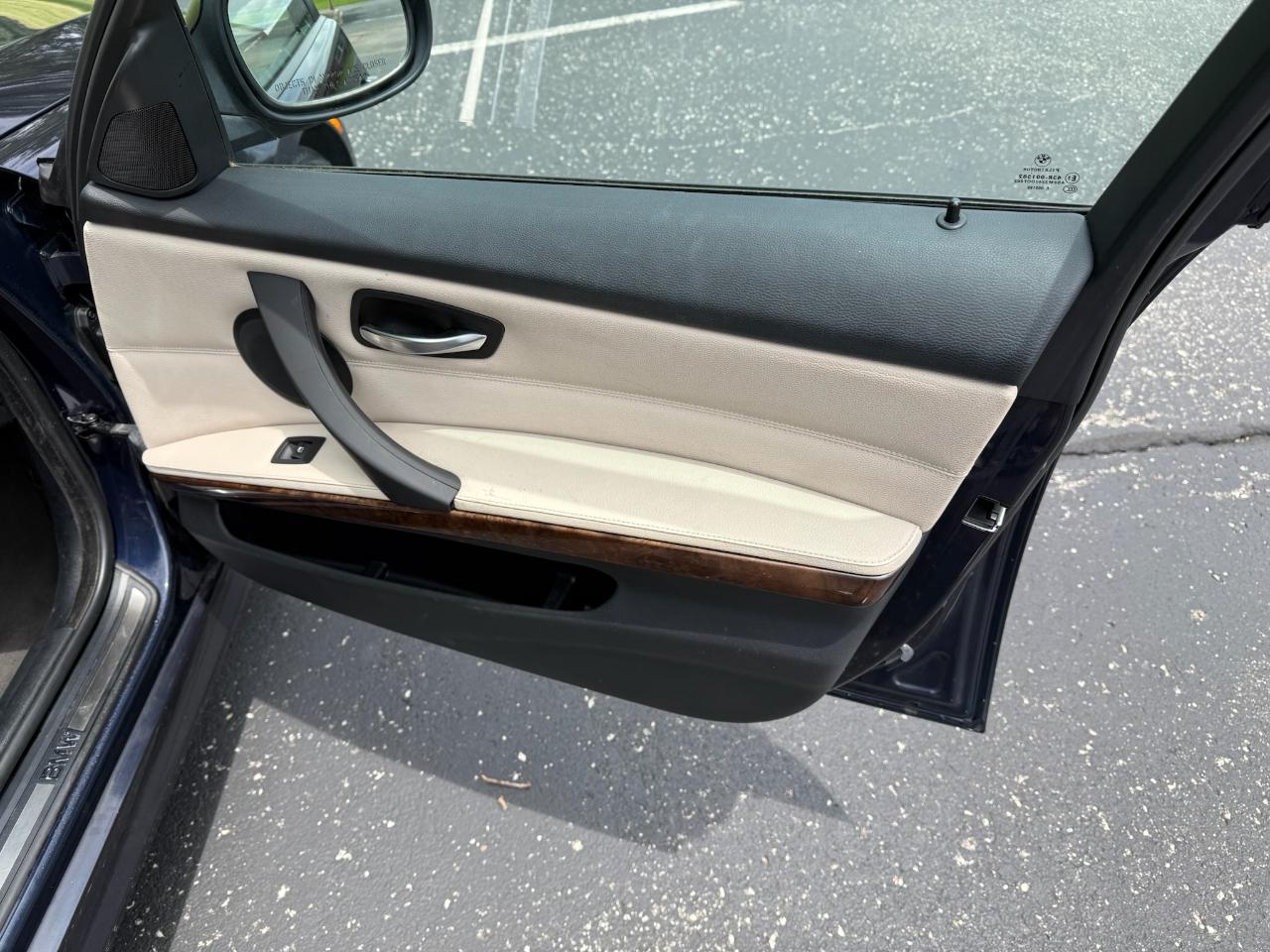 BMW 3-Series 328xi 2009