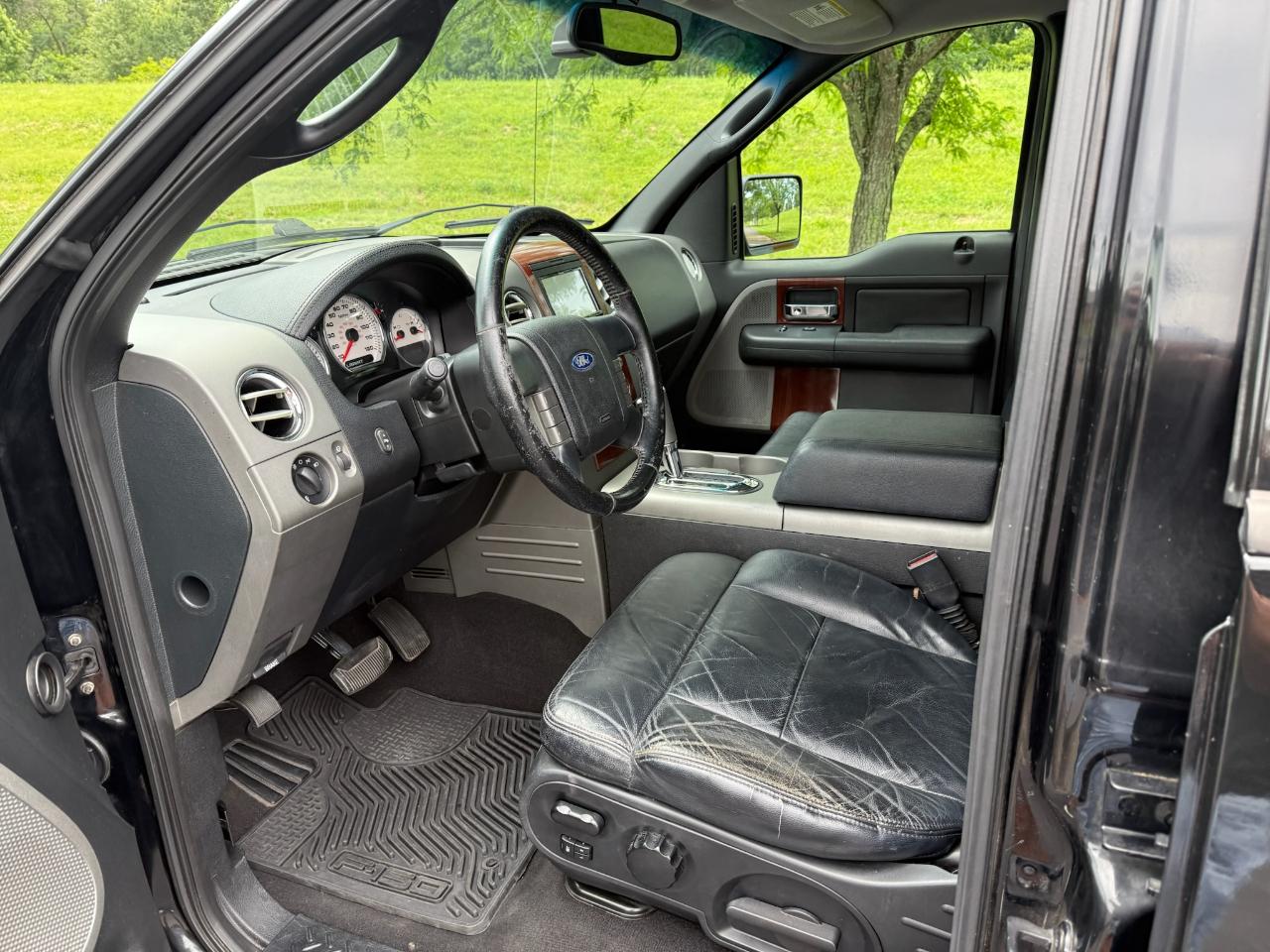 Ford F-150 Lariat SuperCrew 2WD 2005