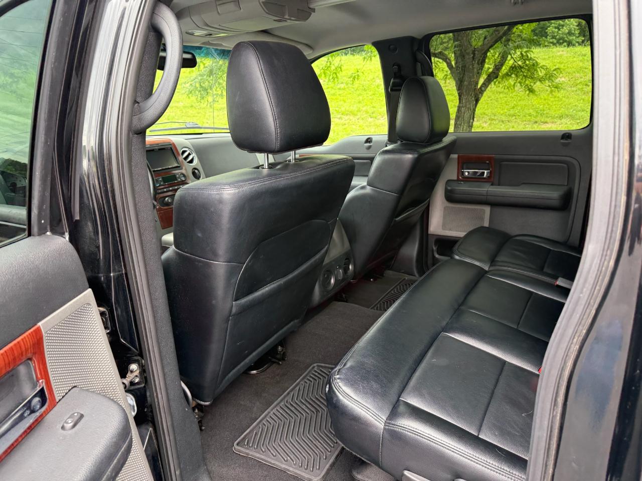 Ford F-150 Lariat SuperCrew 2WD 2005