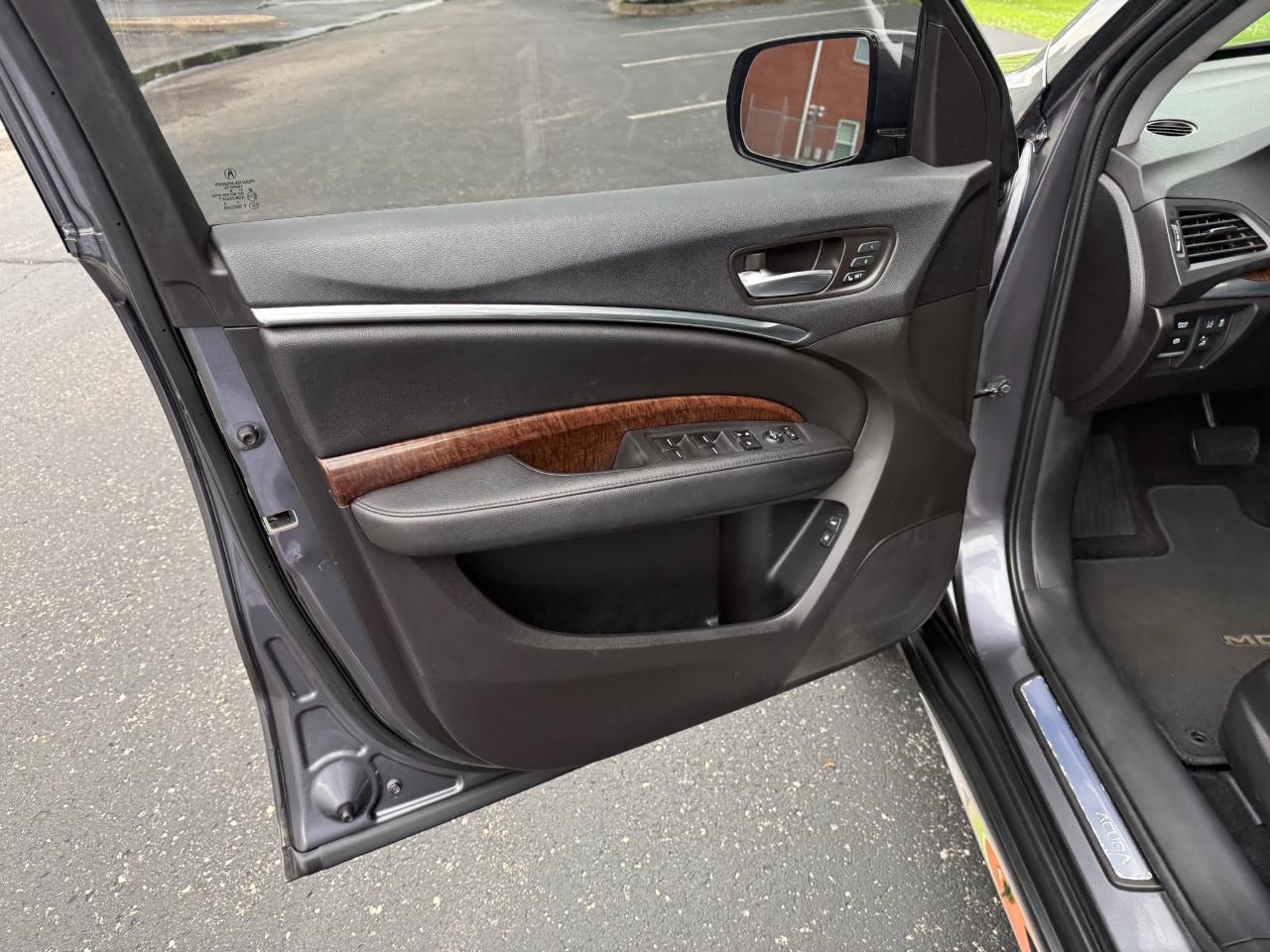 Acura MDX SH-AWD 9-Spd AT 2017