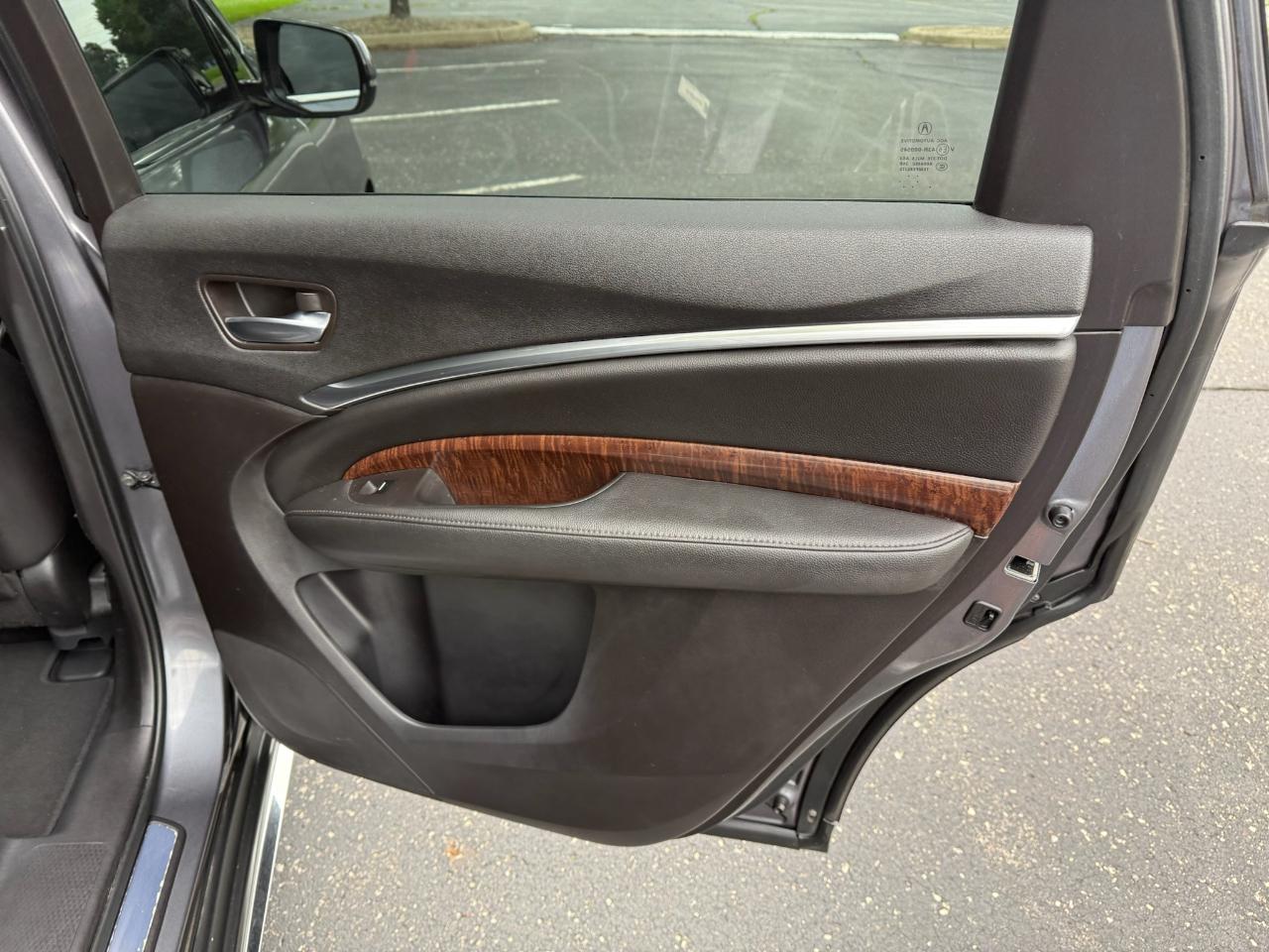 Acura MDX SH-AWD 9-Spd AT 2017
