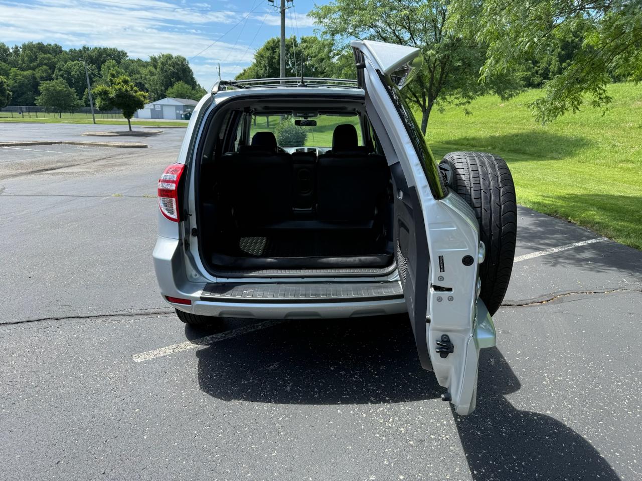 Toyota RAV4 Sport I4 2WD 2010