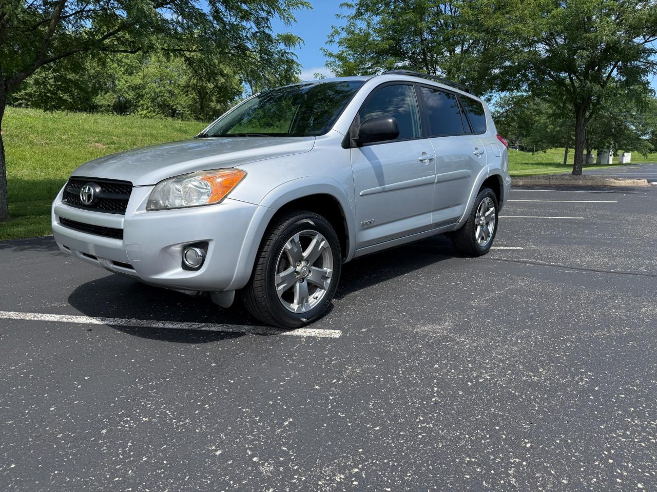 Toyota RAV4 Sport I4 2WD 2010