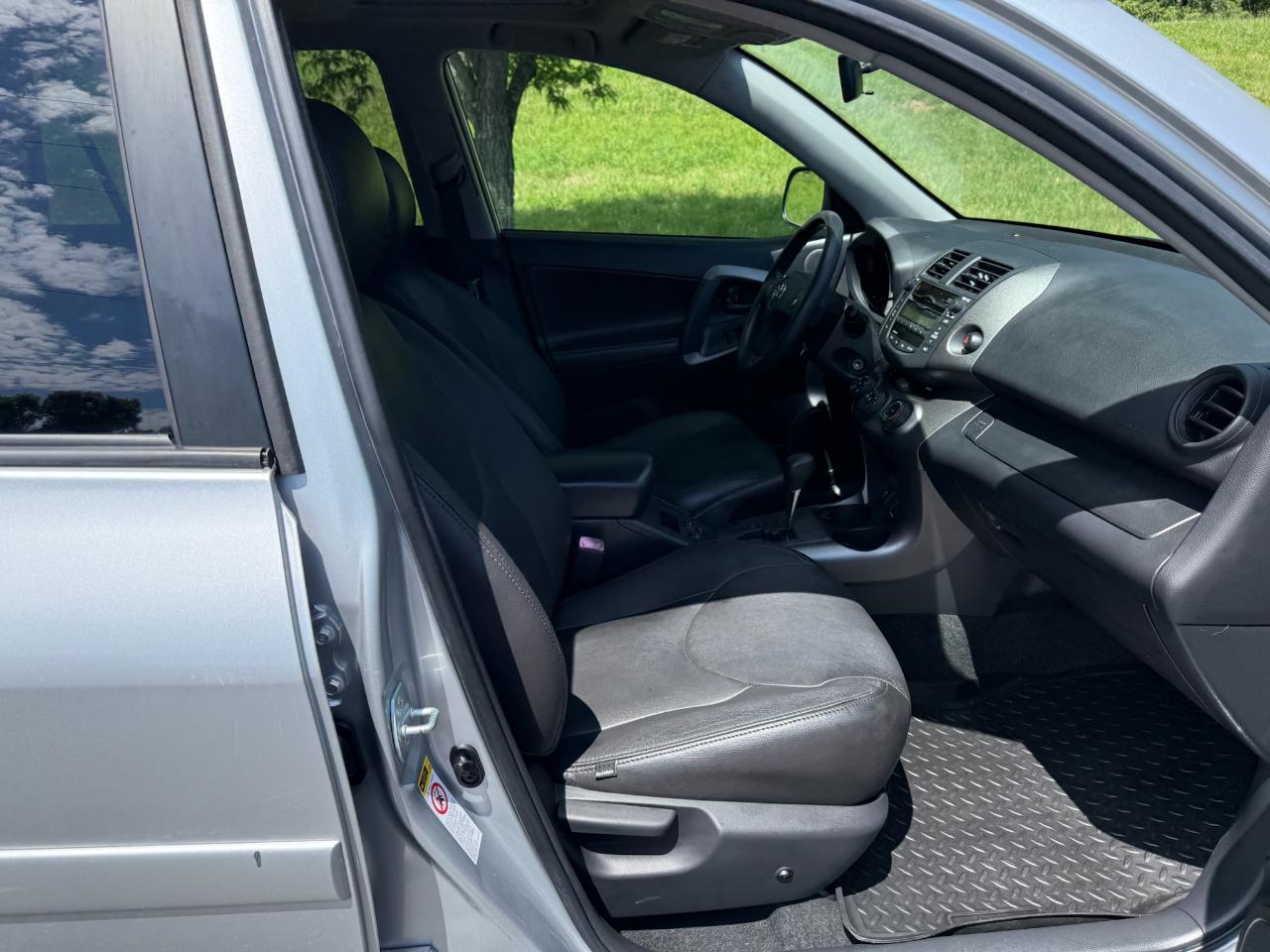 Toyota RAV4 Sport I4 2WD 2010