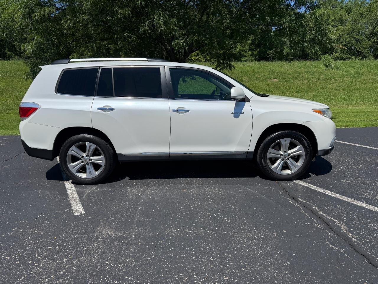 Toyota Highlander Limited 2WD 2012
