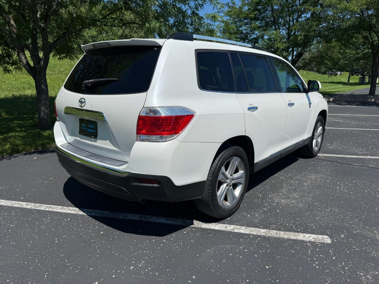 Toyota Highlander Limited 2WD 2012