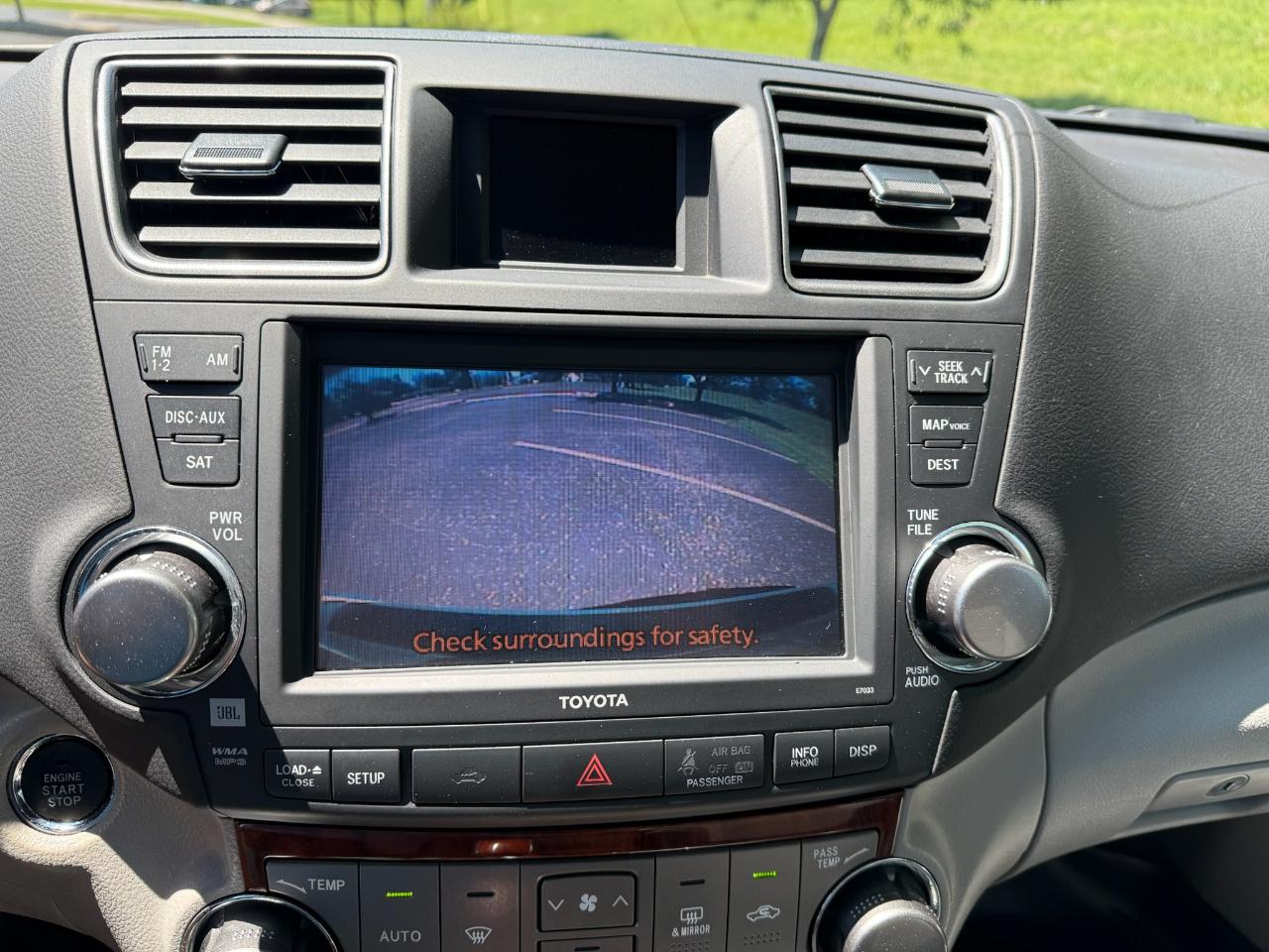 Toyota Highlander Limited 2WD 2012
