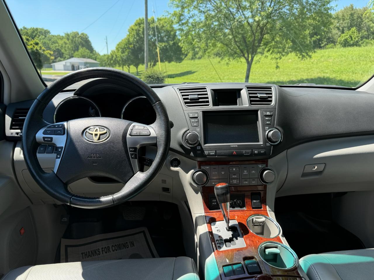 Toyota Highlander Limited 2WD 2012
