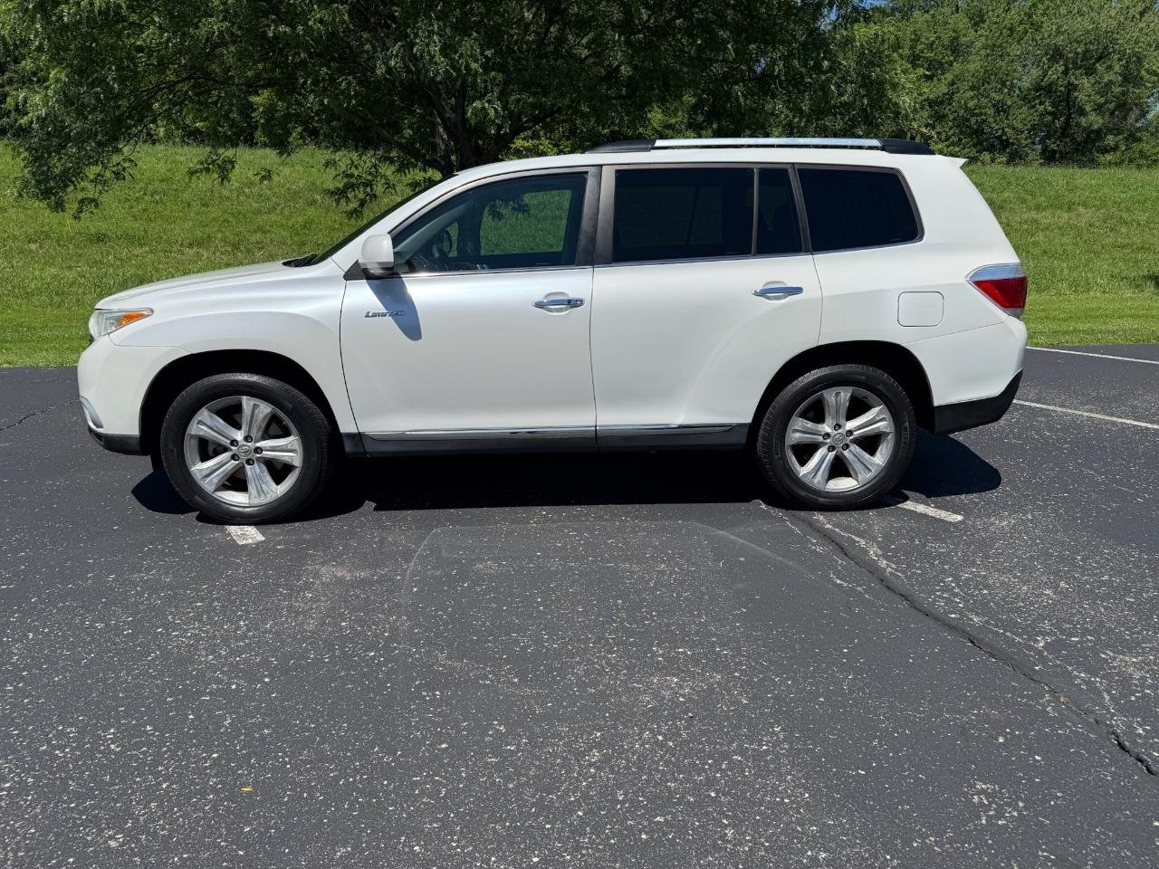Toyota Highlander Limited 2WD 2012