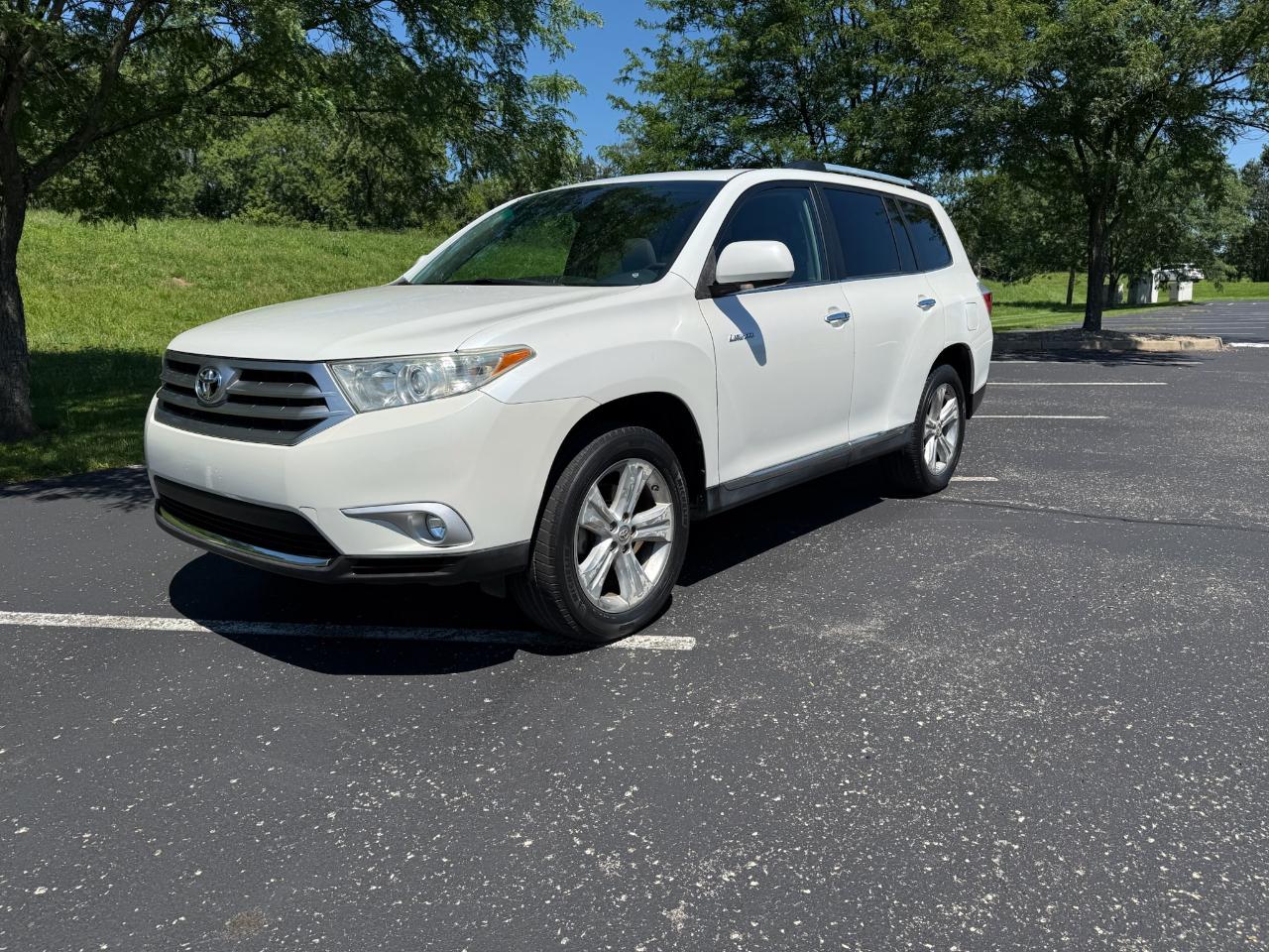 Toyota Highlander Limited 2WD 2012