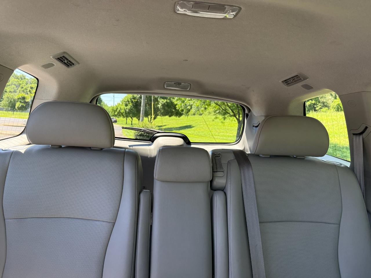 Toyota Highlander Limited 2WD 2012