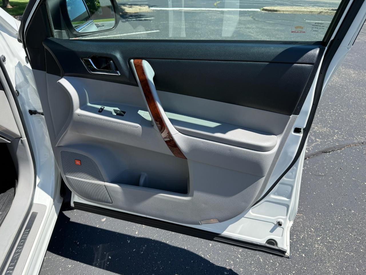 Toyota Highlander Limited 2WD 2012