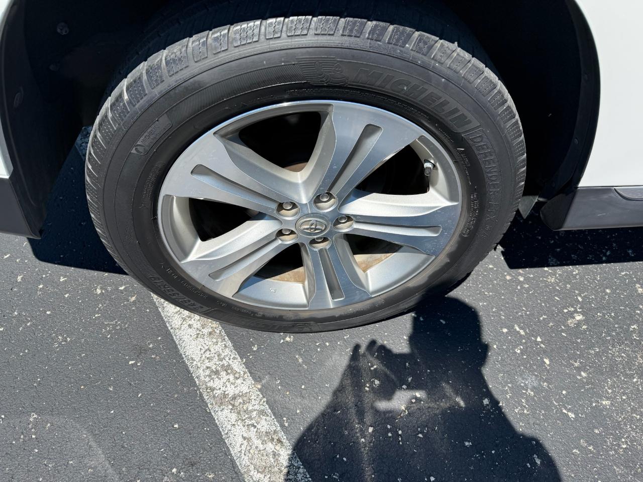 Toyota Highlander Limited 2WD 2012