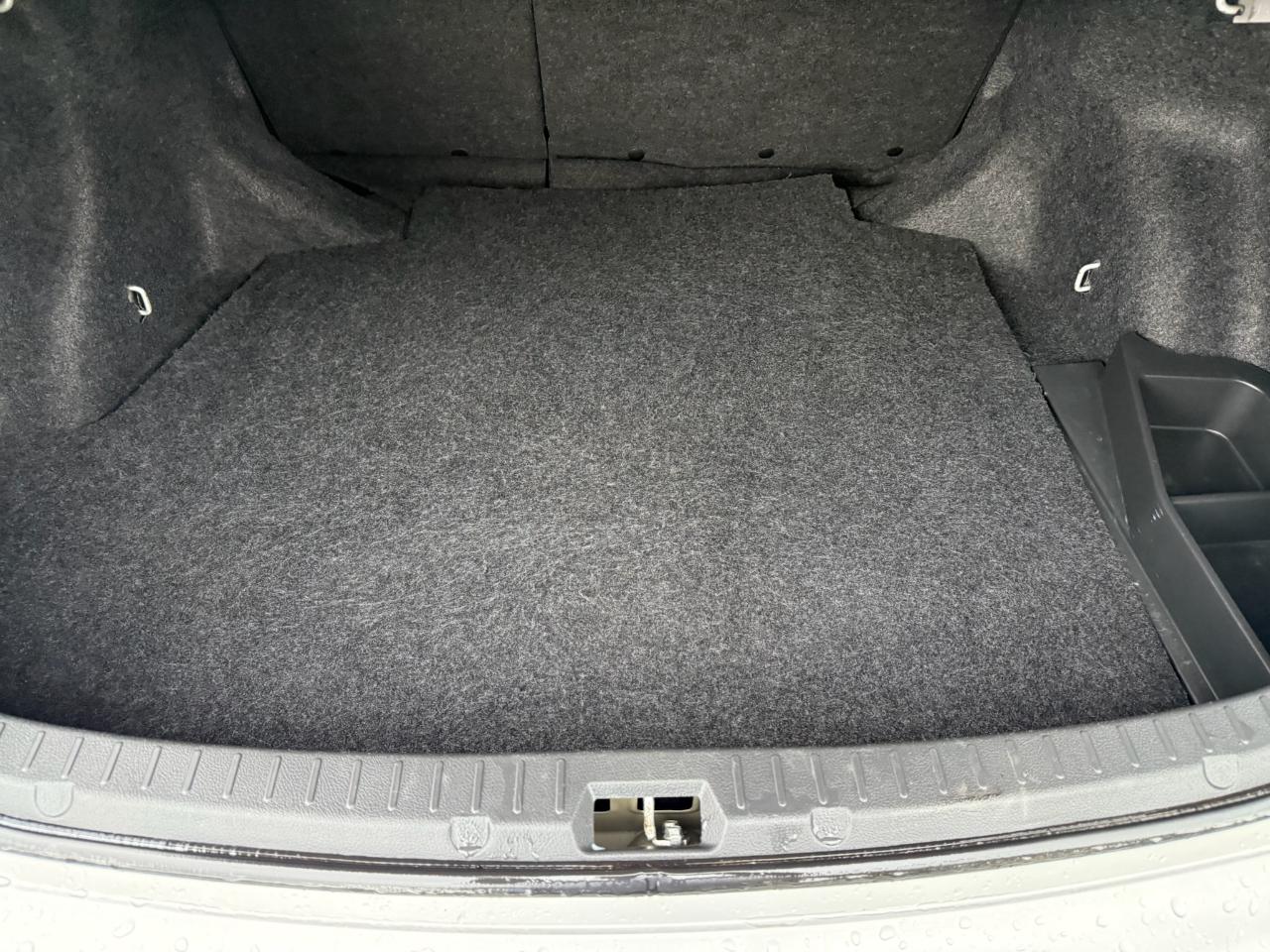 Toyota Corolla Base 5-Speed MT 2010