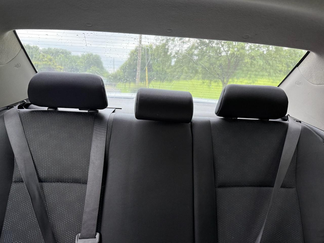 Toyota Corolla Base 5-Speed MT 2010