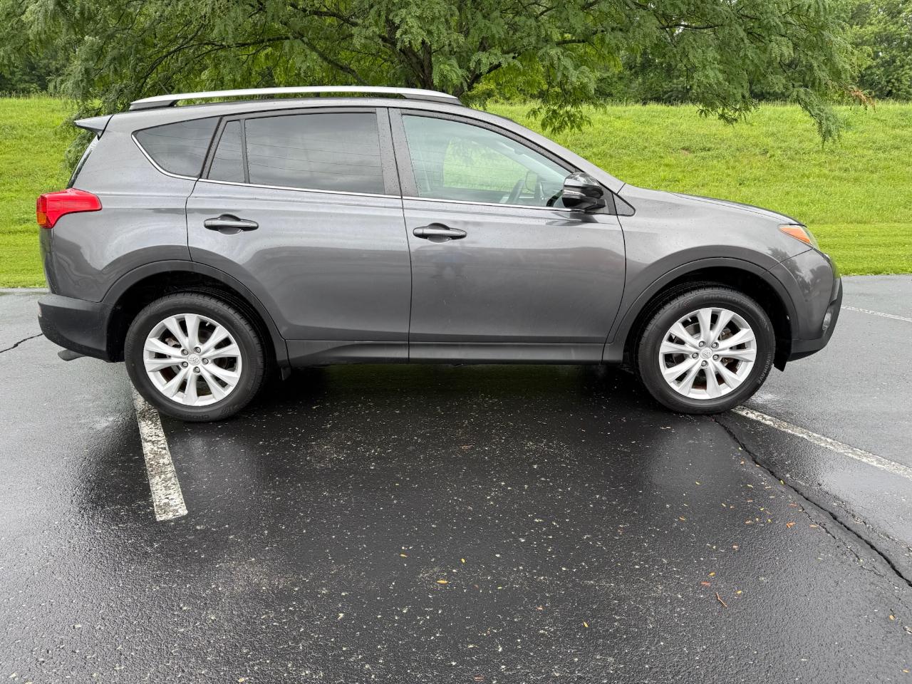 Toyota RAV4 Limited FWD 2015
