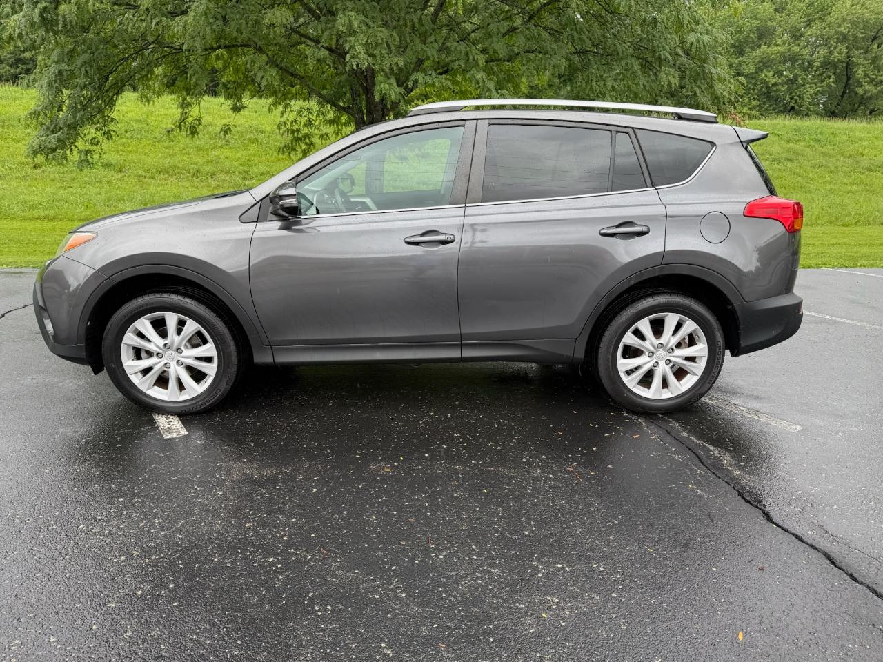 Toyota RAV4 Limited FWD 2015
