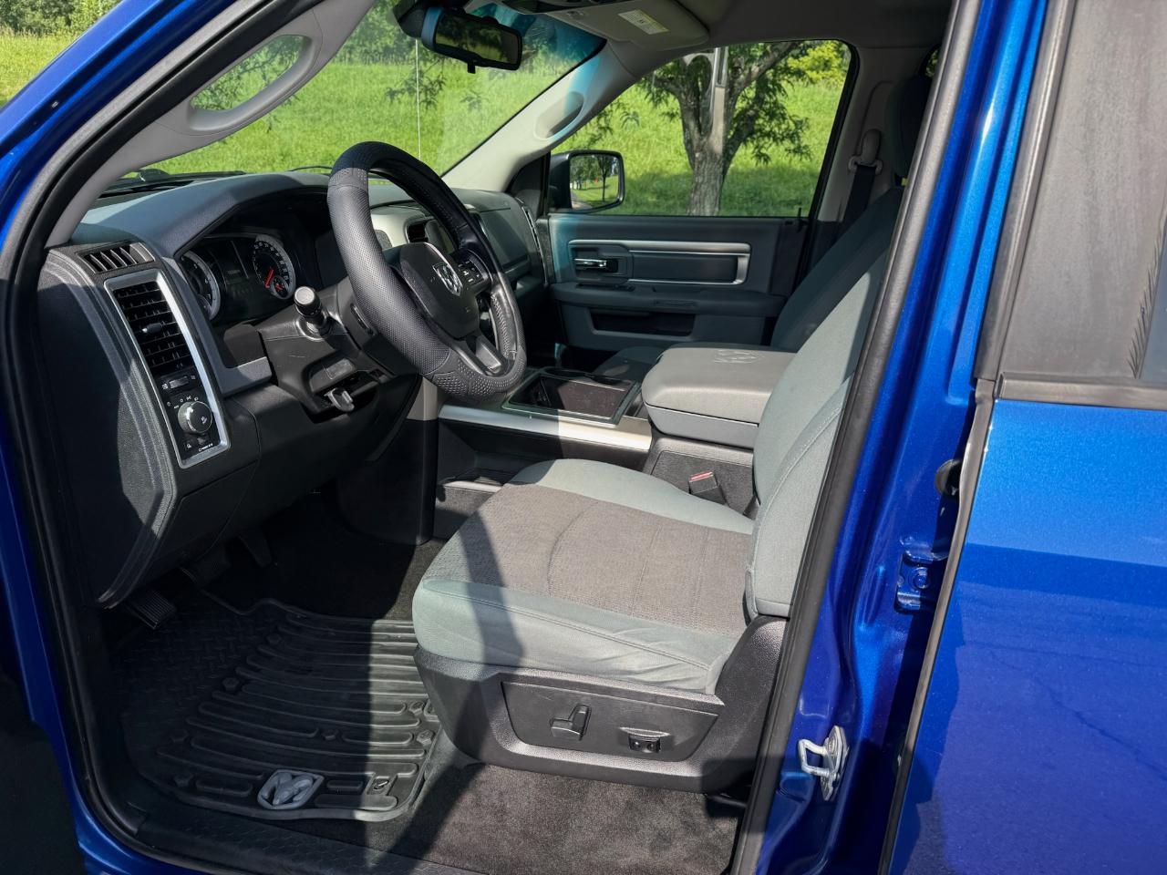 RAM 1500 SLT Crew Cab SWB 2WD 2014