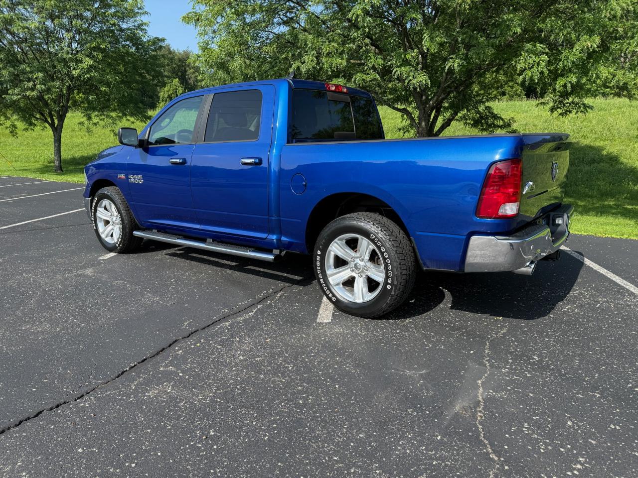 RAM 1500 SLT Crew Cab SWB 2WD 2014