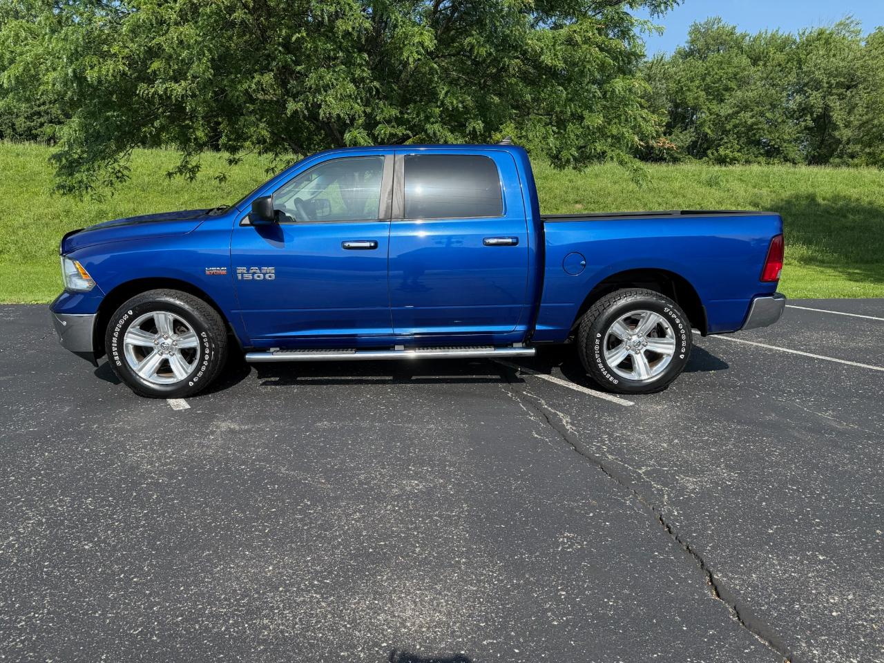 RAM 1500 SLT Crew Cab SWB 2WD 2014