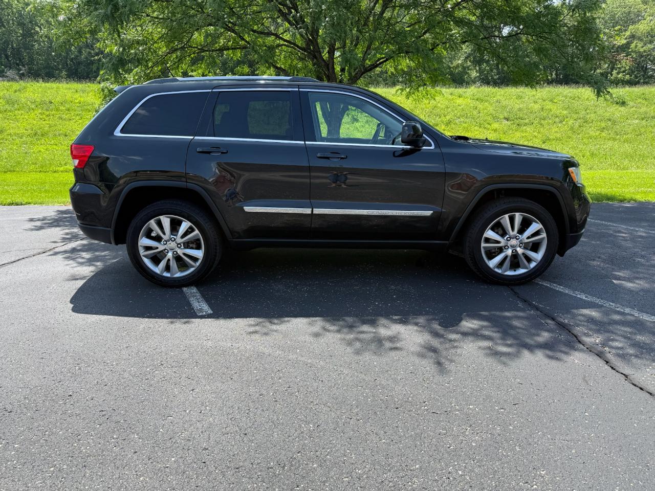 Jeep Grand Cherokee Laredo 4WD 2012