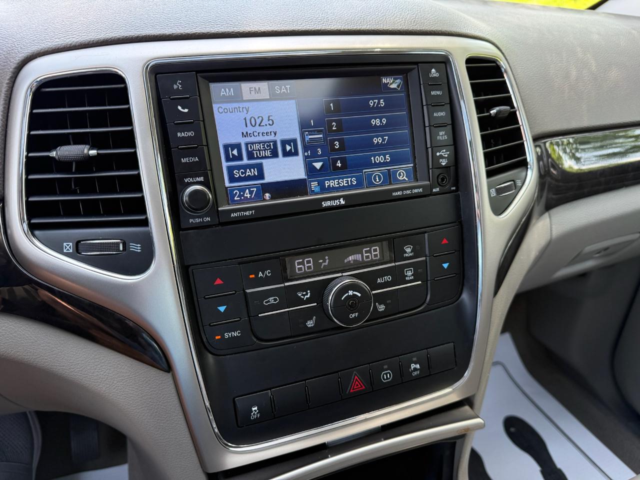 Jeep Grand Cherokee Laredo 4WD 2012