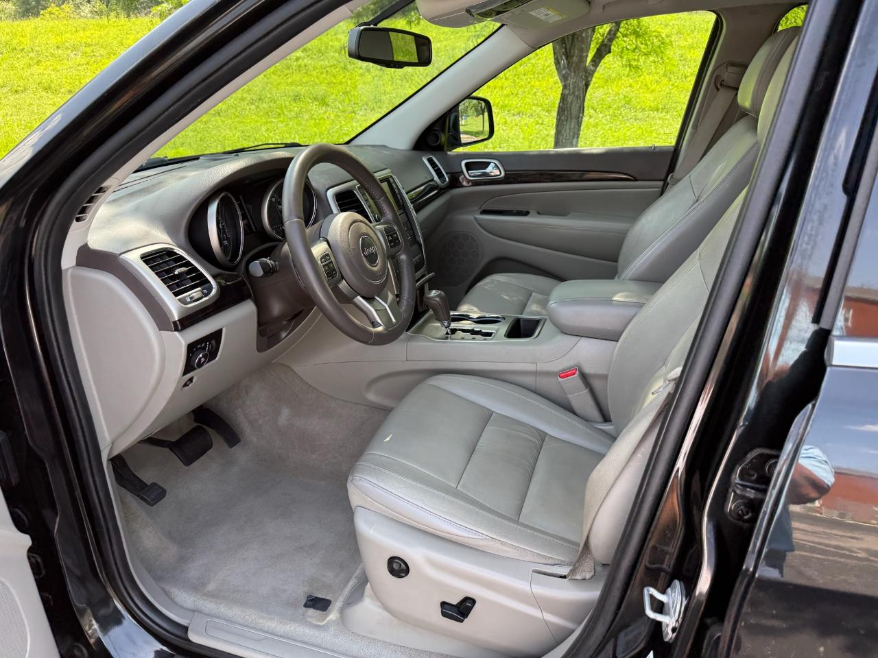 Jeep Grand Cherokee Laredo 4WD 2012