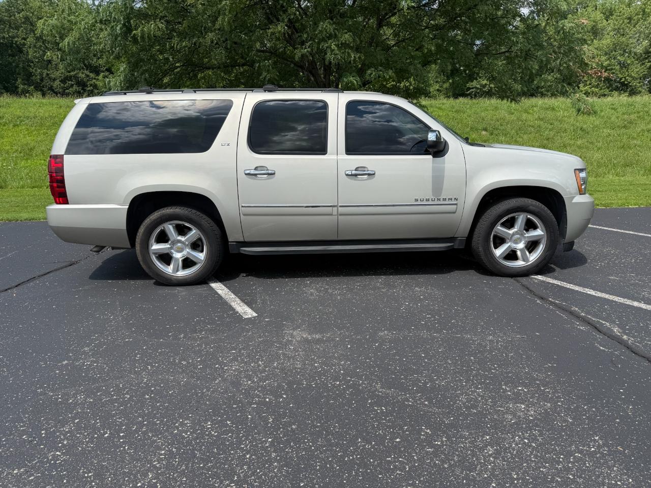 Chevrolet Suburban LTZ 1500 4WD 2013