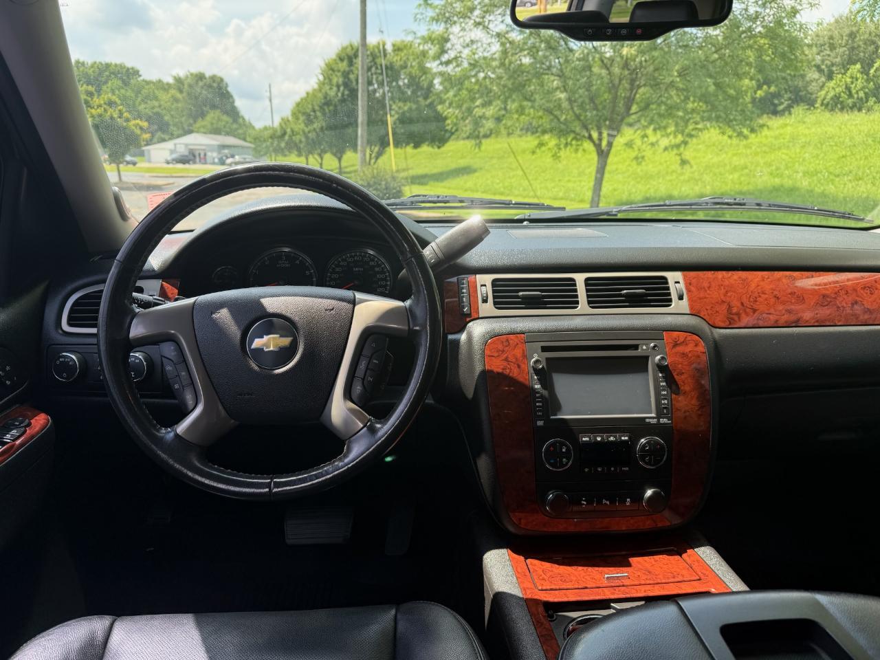 Chevrolet Suburban LTZ 1500 4WD 2013