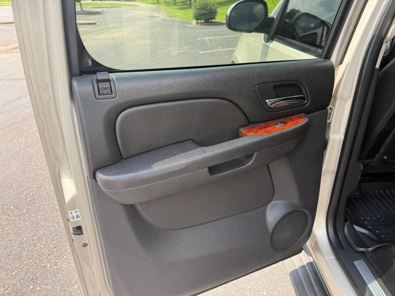 Chevrolet Suburban LTZ 1500 4WD 2013