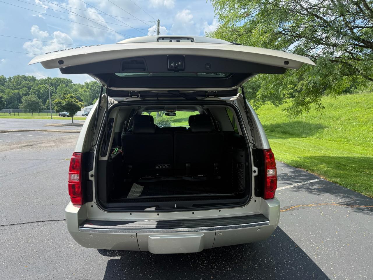 Chevrolet Suburban LTZ 1500 4WD 2013