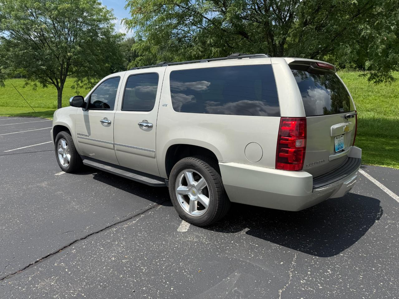 Chevrolet Suburban LTZ 1500 4WD 2013