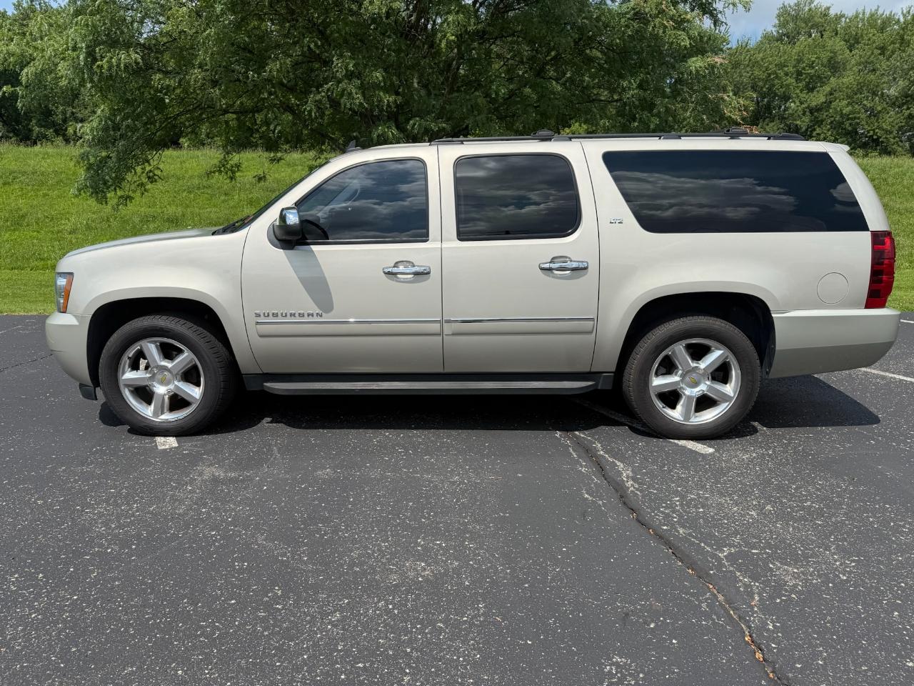 Chevrolet Suburban LTZ 1500 4WD 2013